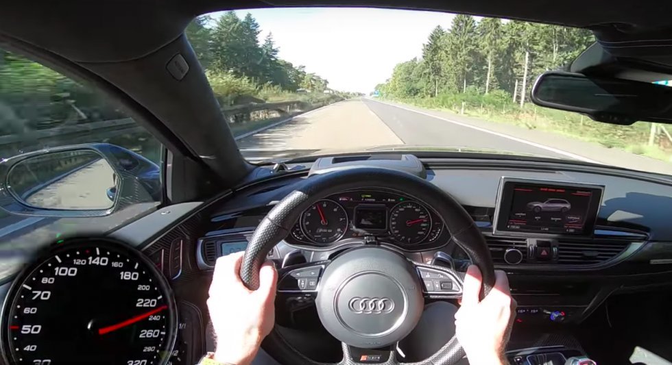 Se en Audi RS6 løbe tør for speedometer på Autobahn