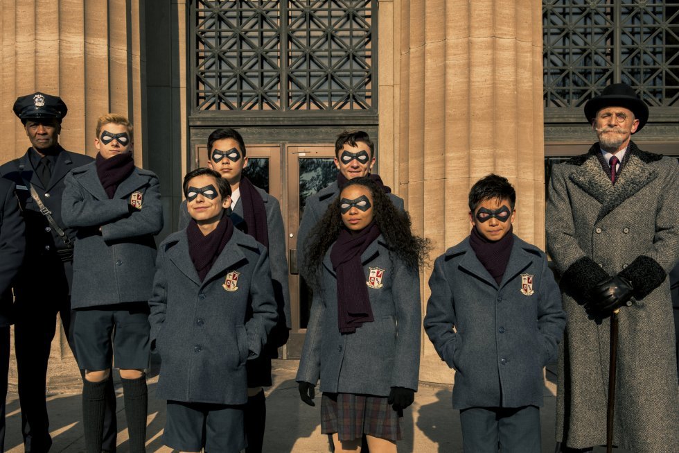 The Umbrella Academy på Netflix er en herlig blanding af superhelte-fiktion, vold og coming-of-age fortælling