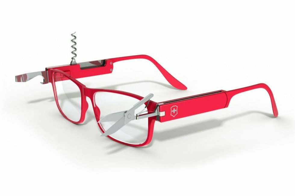 Nu kan du købe en brille med indbyggede schweizerknive