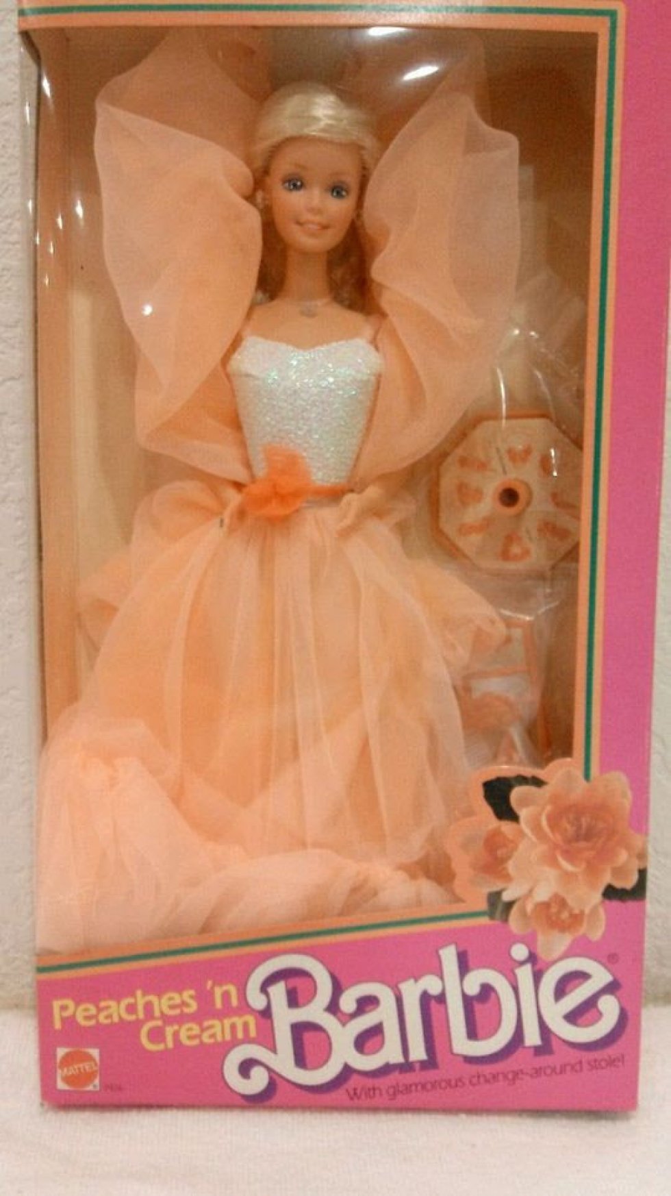  Peaches 'n cream-Barbie. Hun er 1.200-1.500 kr. værd. Kilde: DBA Guide - Søsters Barbie-dukke kan være gode penge værd - her er 8 eksempler