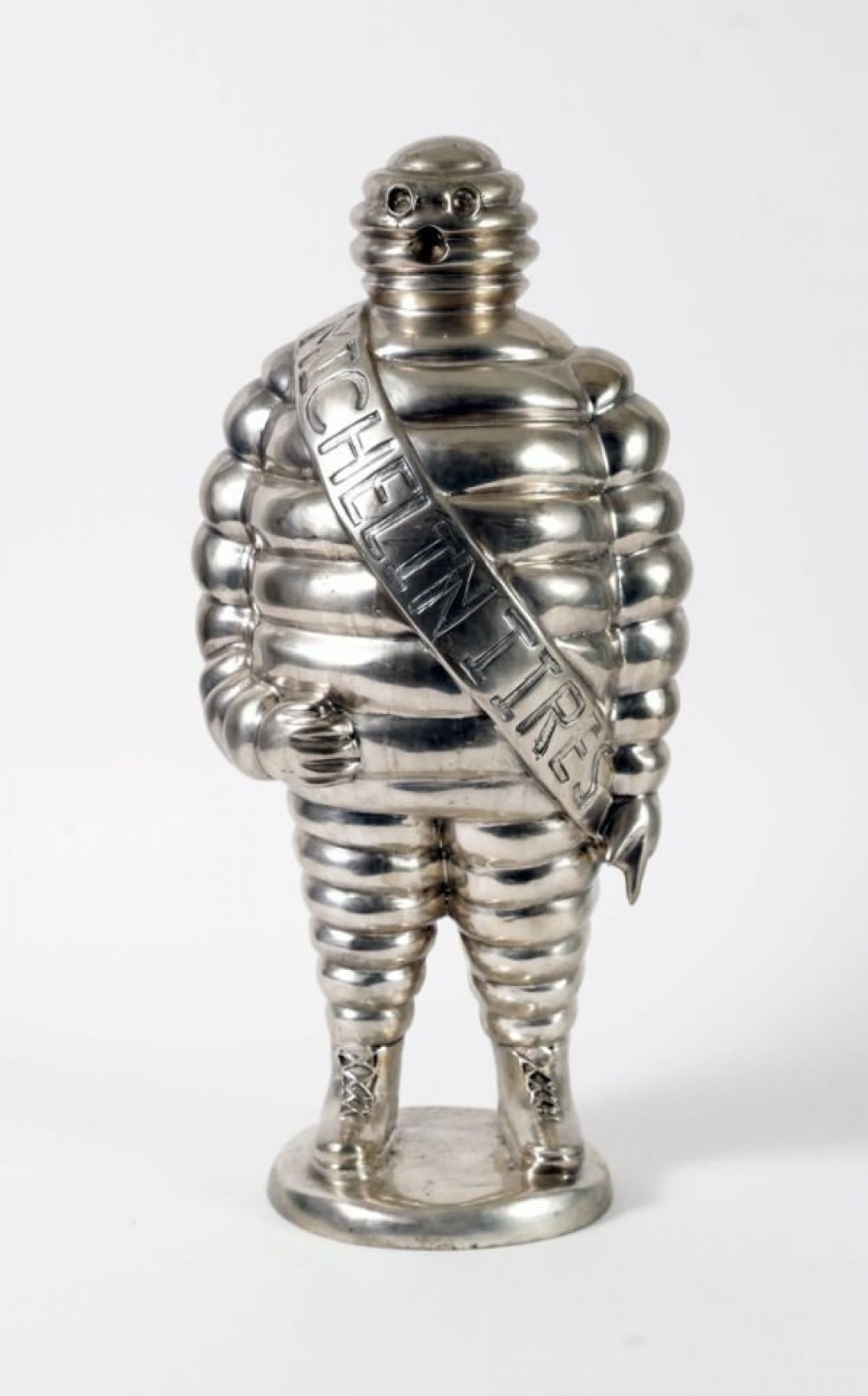 Michelin Man replica i sølv og bronze - 1.400 kroner - Anthony Bourdains værdifulde ejendele bortauktioneres
