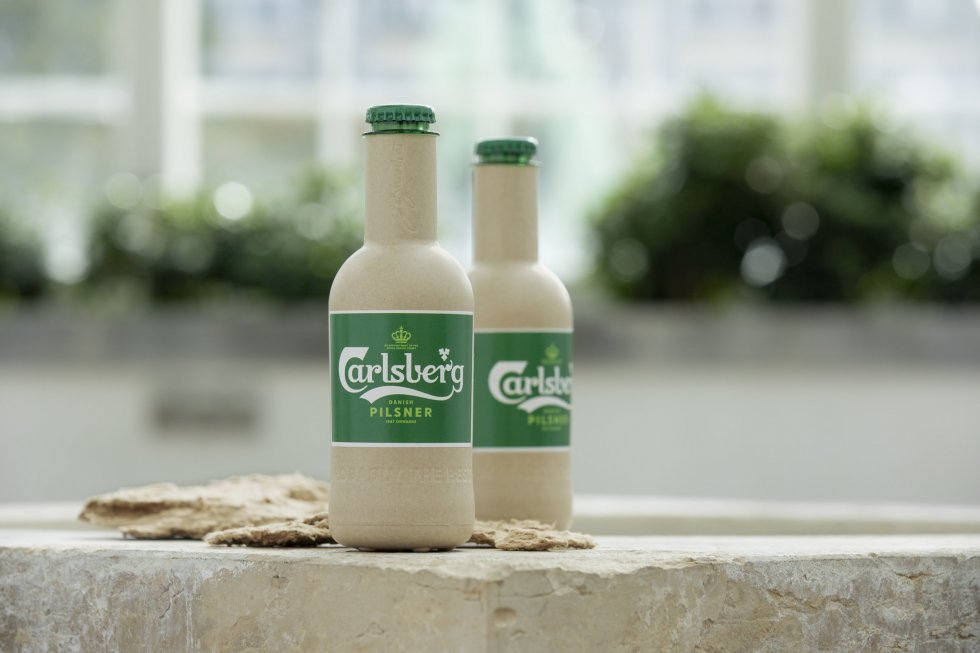 Carlsberg er snart klar til at lancere din fredagsbajer på papirsflasker