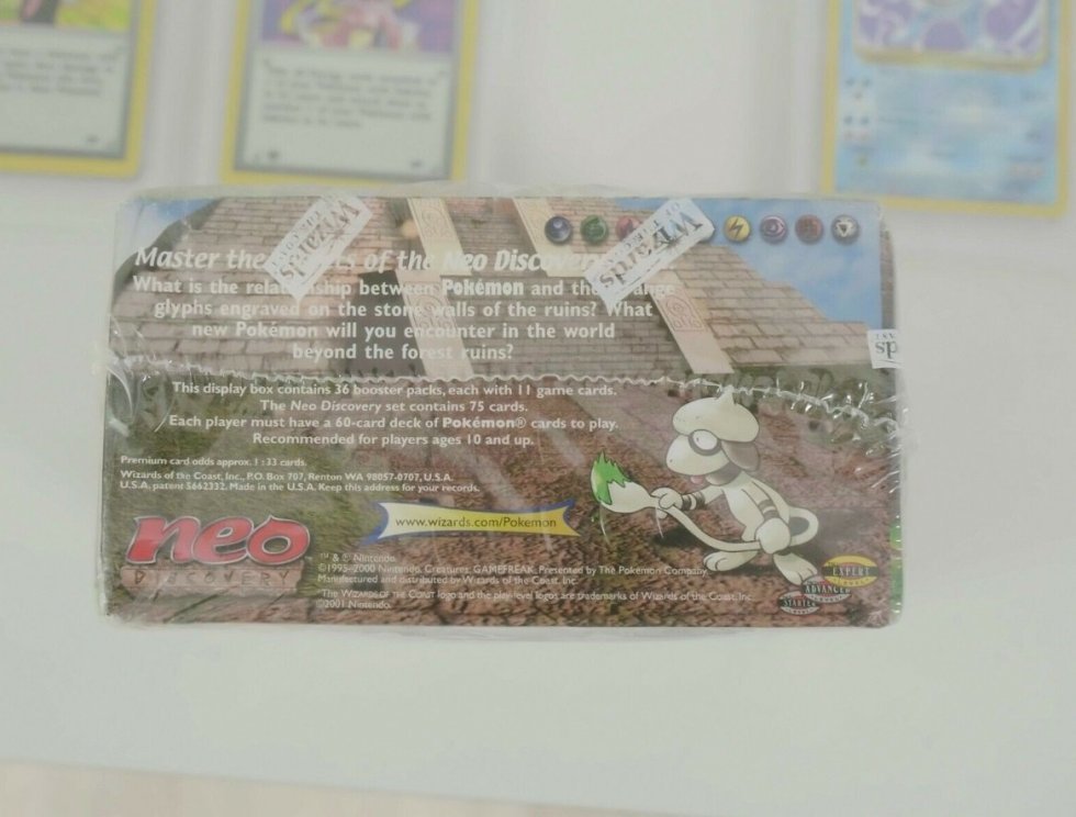 En af siderne på Marks dyre Booster boks - Foto: DBA Guide - Mark sælger Pokémon-kort for 115.000 kroner