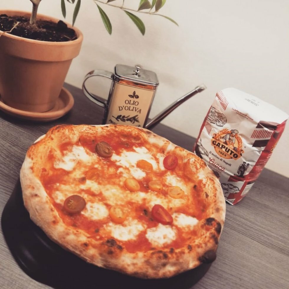 Sådan laver du en napolitansk pizza i en almindelig ovn