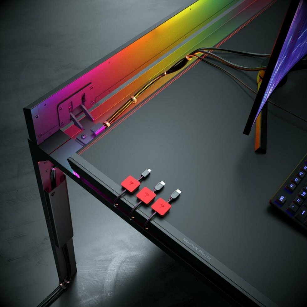 Gamerbord: Secretlab Magnus Metal Desk ligner en drøm for skjult kabelføring