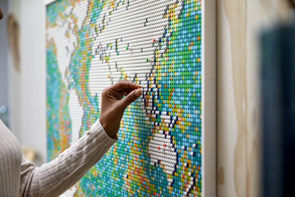 LEGO - Sæt en pin i dine næste rejser med LEGO Art verdenskortet