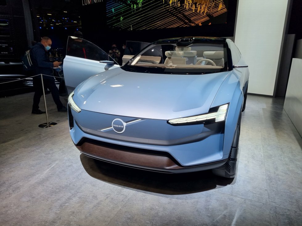 Volvo Concept Recharge - Volvo satser på fuldt selvkørende elbiler i næste generation