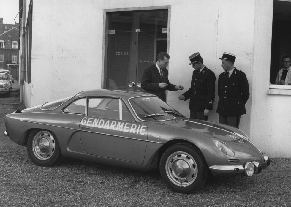 Den franske ordensmagt har en længerevarende relation til Alpine - en relation der genoptages efter en årrække med Renault-biler - Foto: Alpine - Alpine A110: Fransk politi genoptager affære med sportsbil