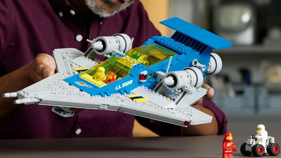 LEGO Galaxy Explorer - Løveriddernes Borg og Galaxy Explorer: LEGO genfortolker to af deres mest ikoniske sæt gennem tiden
