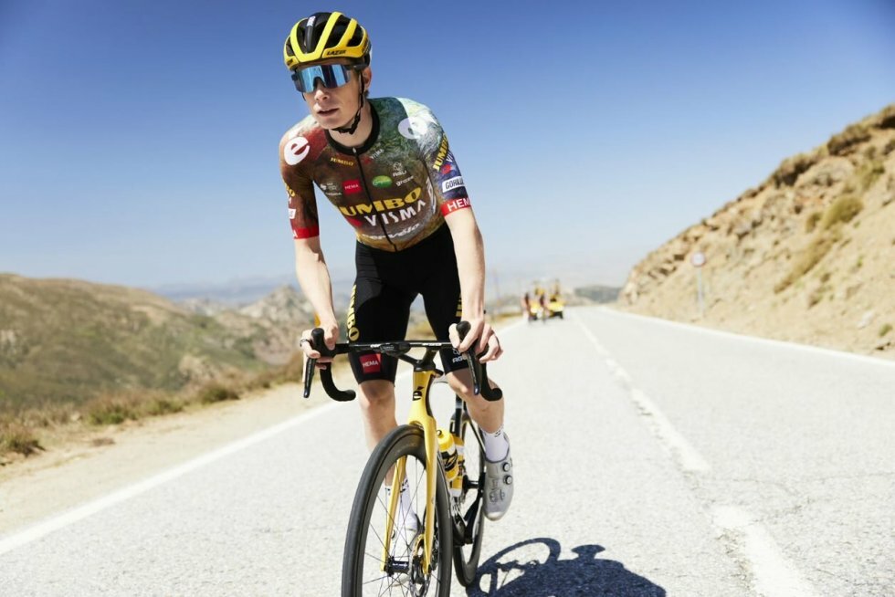 Vingegaard i AGU Masterpiece-trøjen - Jonas Vingegaard skal bære hollandske mestre gennem Tour de France