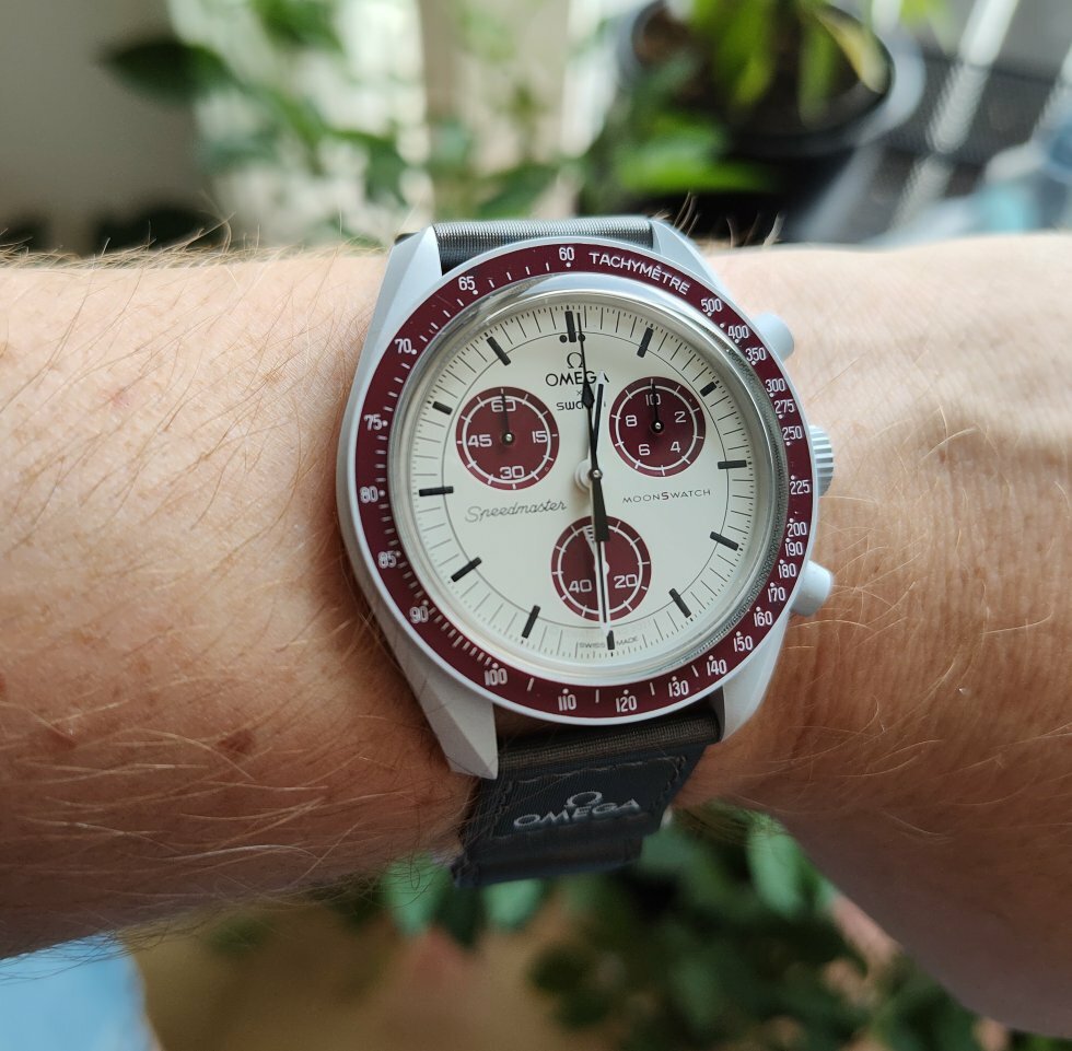 MoonSwatch: Swatch' kæmpesucces udsælges stadig flere måneder efter lanceringen