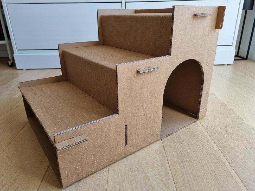 Vi bygger: Møbler af papkasser i bæredygtighedens tegn