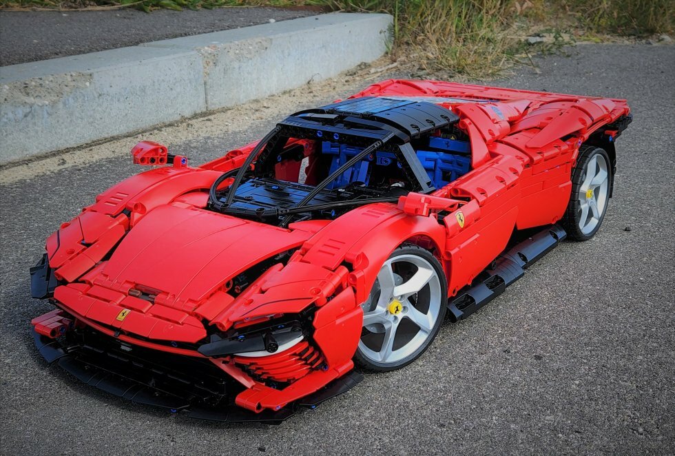 Vi bygger: LEGO Technic Ferrari Daytona SP3 (42143)