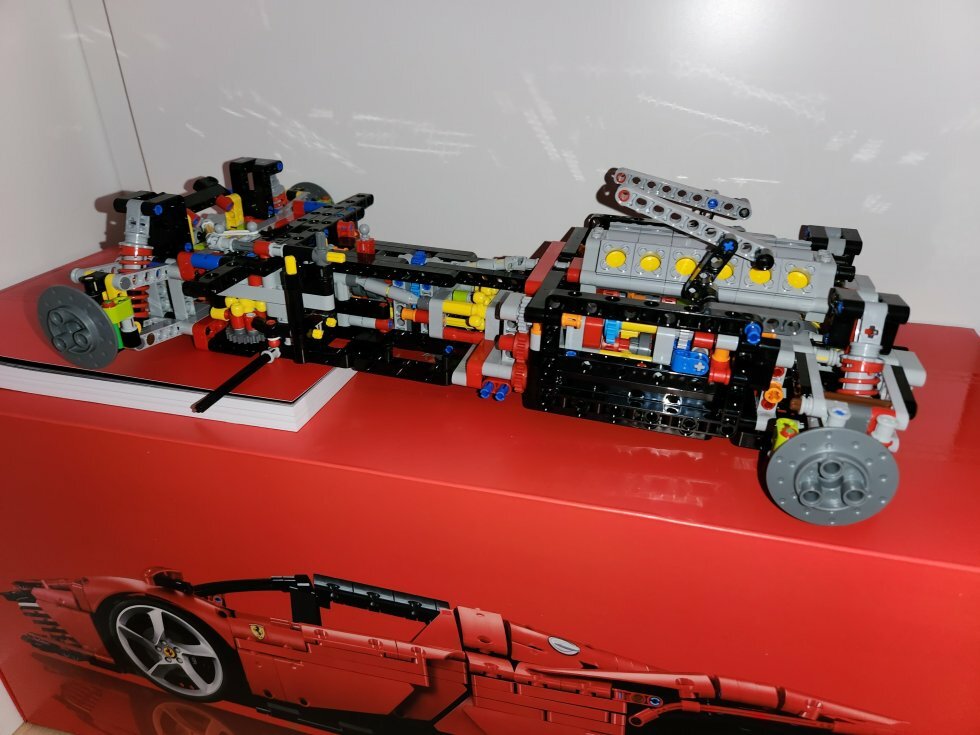 Pitstop efter to aften-sessioner - Vi bygger: LEGO Technic Ferrari Daytona SP3 (42143)