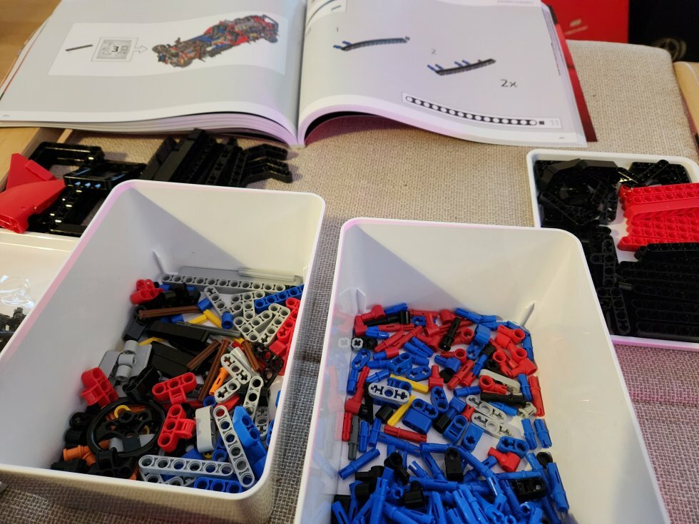 Så skal der bygges karosseri - Vi bygger: LEGO Technic Ferrari Daytona SP3 (42143)