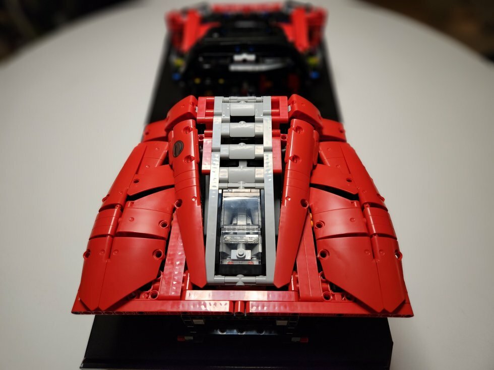 Bagenden er et af de mere komplicerede byggerier, jeg længe har prøvet kræfter med - Vi bygger: LEGO Technic Ferrari Daytona SP3 (42143)
