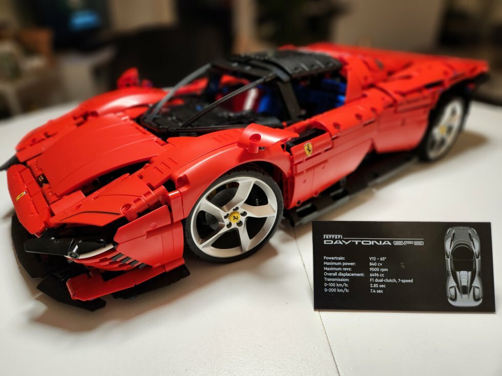 12,5 timer senere - Vi bygger: LEGO Technic Ferrari Daytona SP3 (42143)