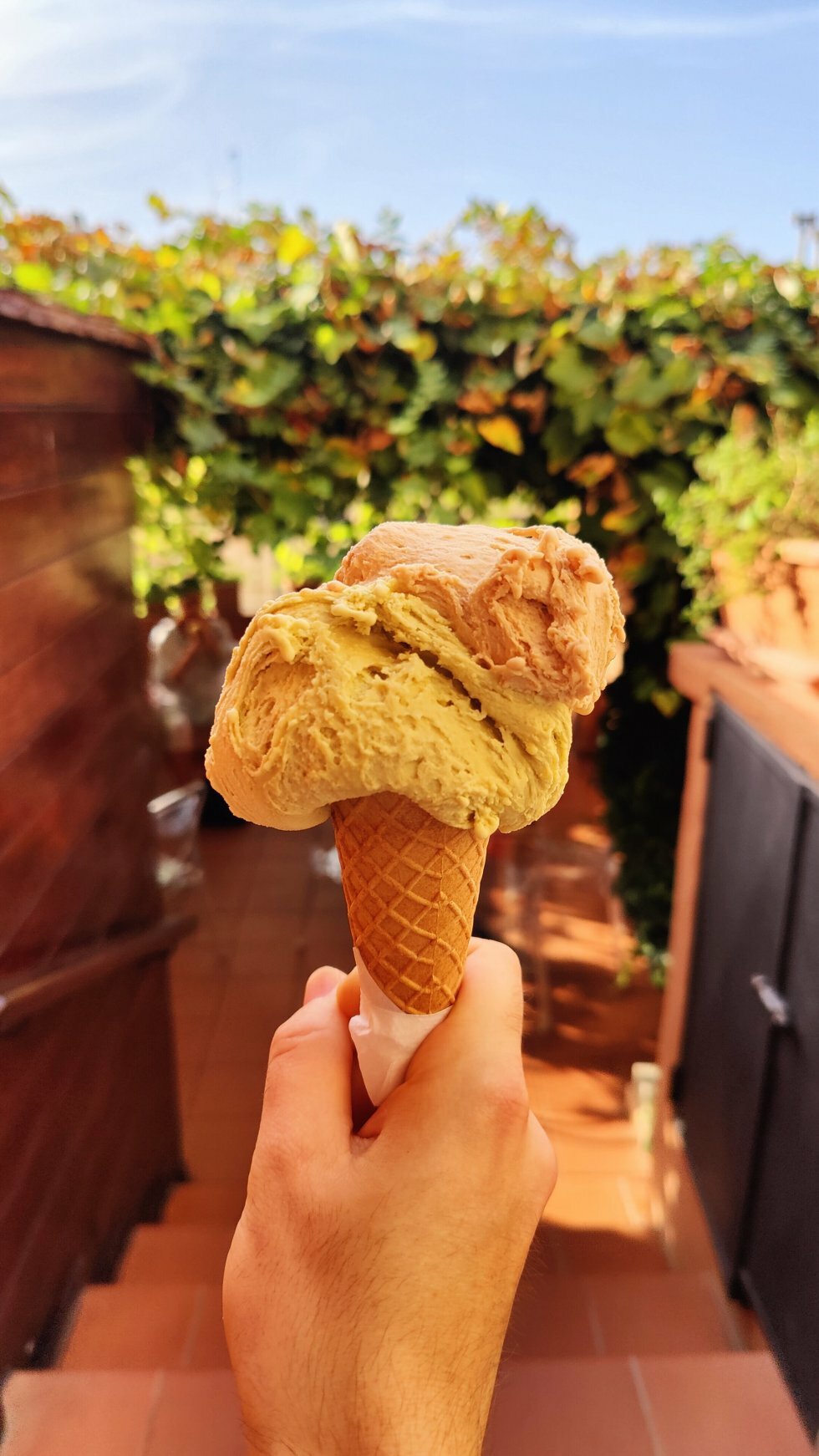 Pistacie og hasselnød-gelato i Massa Marittima. - Rejsereportage: Det kystvendte Toscana