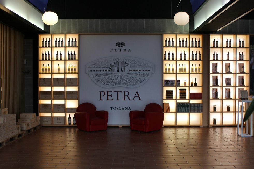 Husets vin hos Petra Wine. - Rejsereportage: Det kystvendte Toscana