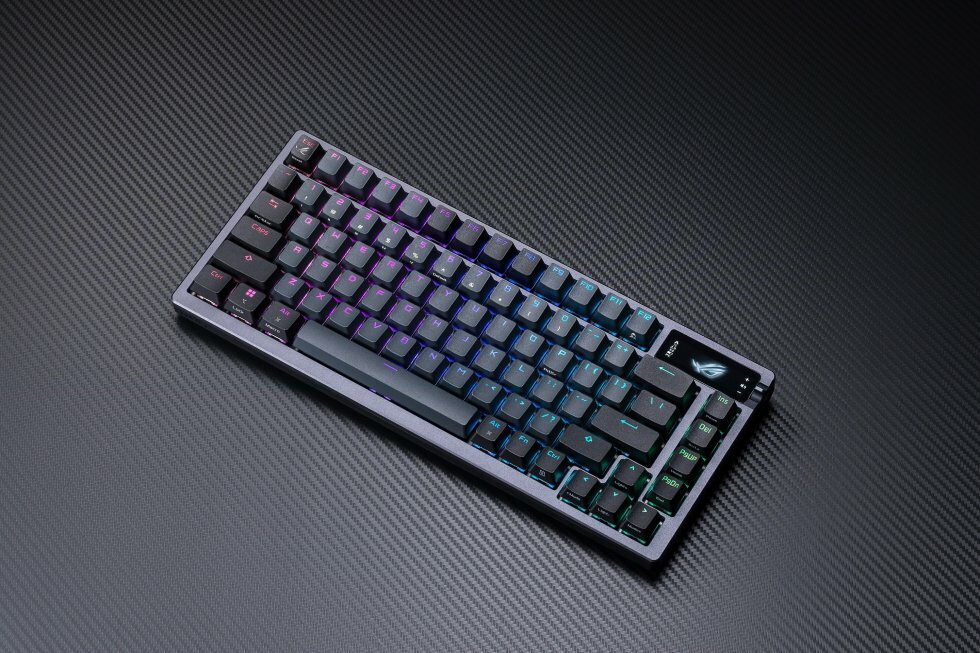 ASUS Rog Azoth - Asus ROG Azoth er en sammensmeltning af DIY og gaming-keyboard