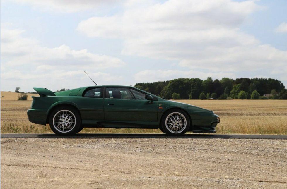 Lotus Esprit - Foto: DBA Guide - James Bond-bil til salg: Findes kun denne i DK