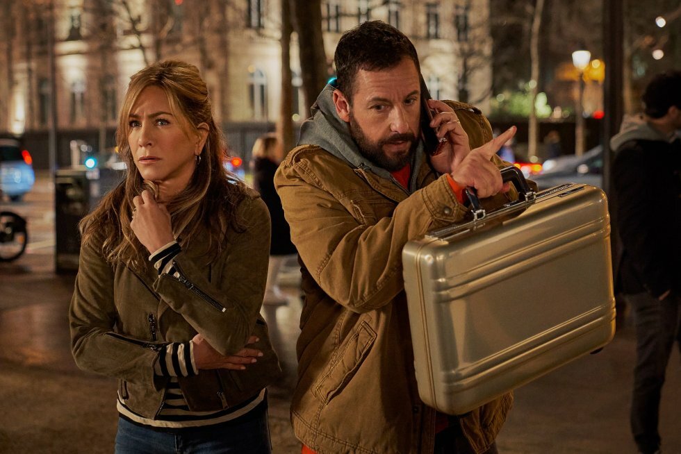 Adam Sandler og Jennifer Aniston er tilbage i første trailer til Murder Mystery 2