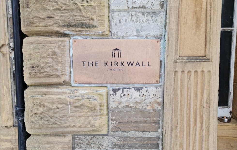 The Kirkwall Hotel.  - Rejse-reportage: Whisky-eventyr på Orkneyøerne