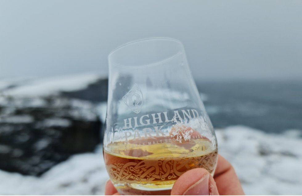En single malt i sit naturlige habitat! - Rejse-reportage: Whisky-eventyr på Orkneyøerne