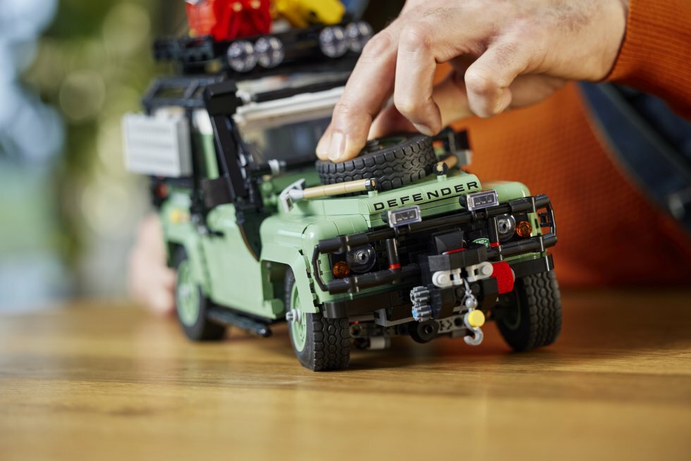 LEGO Land Rover 90 - LEGO Icons: Classic Land Rover Defender 90 med 2336 klodser