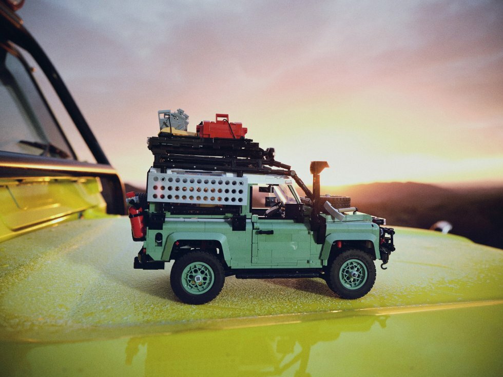 Lego Land Rover 90 - LEGO Icons: Classic Land Rover Defender 90 med 2336 klodser