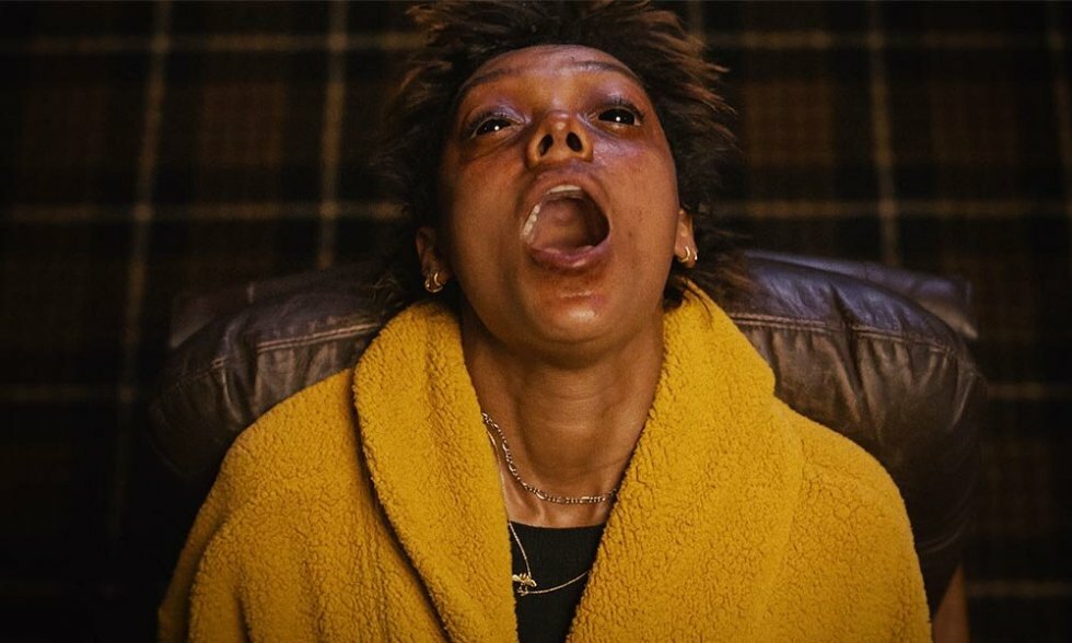 Den nye trailer til gyserfilmen 'Talk To Me' svælger i onde ånder