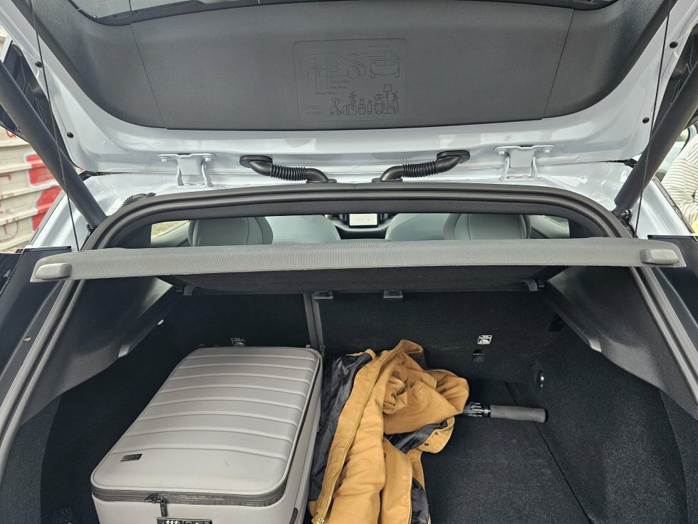 Her bagagerum i brug med hævet bund - Testkørt: Volvo EX30