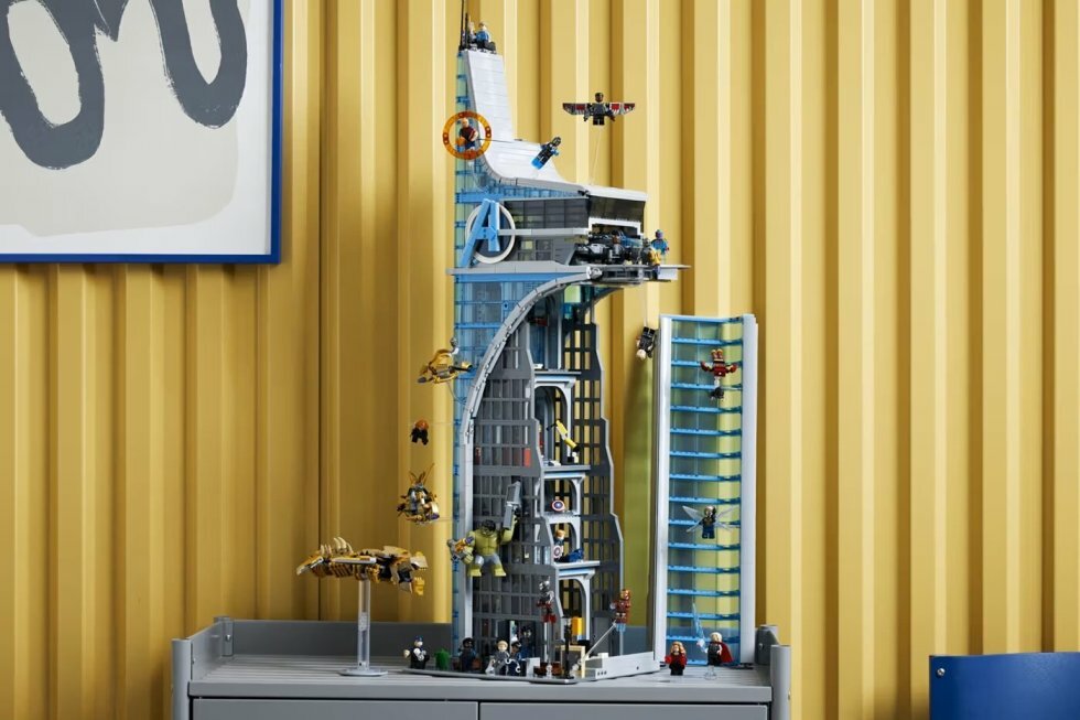 LEGO lancerer en næsten 1 meter høj Avengers Tower med 5200 dele