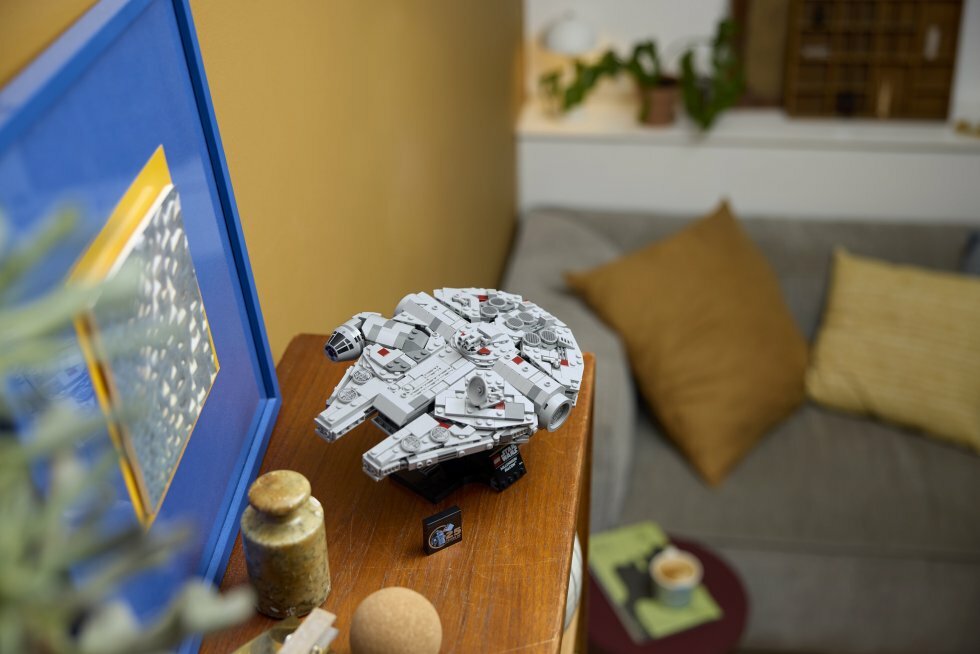 Tusindårsfalken 75375 - LEGO fejrer 25 års samarbejde med nye Star Wars-modeller