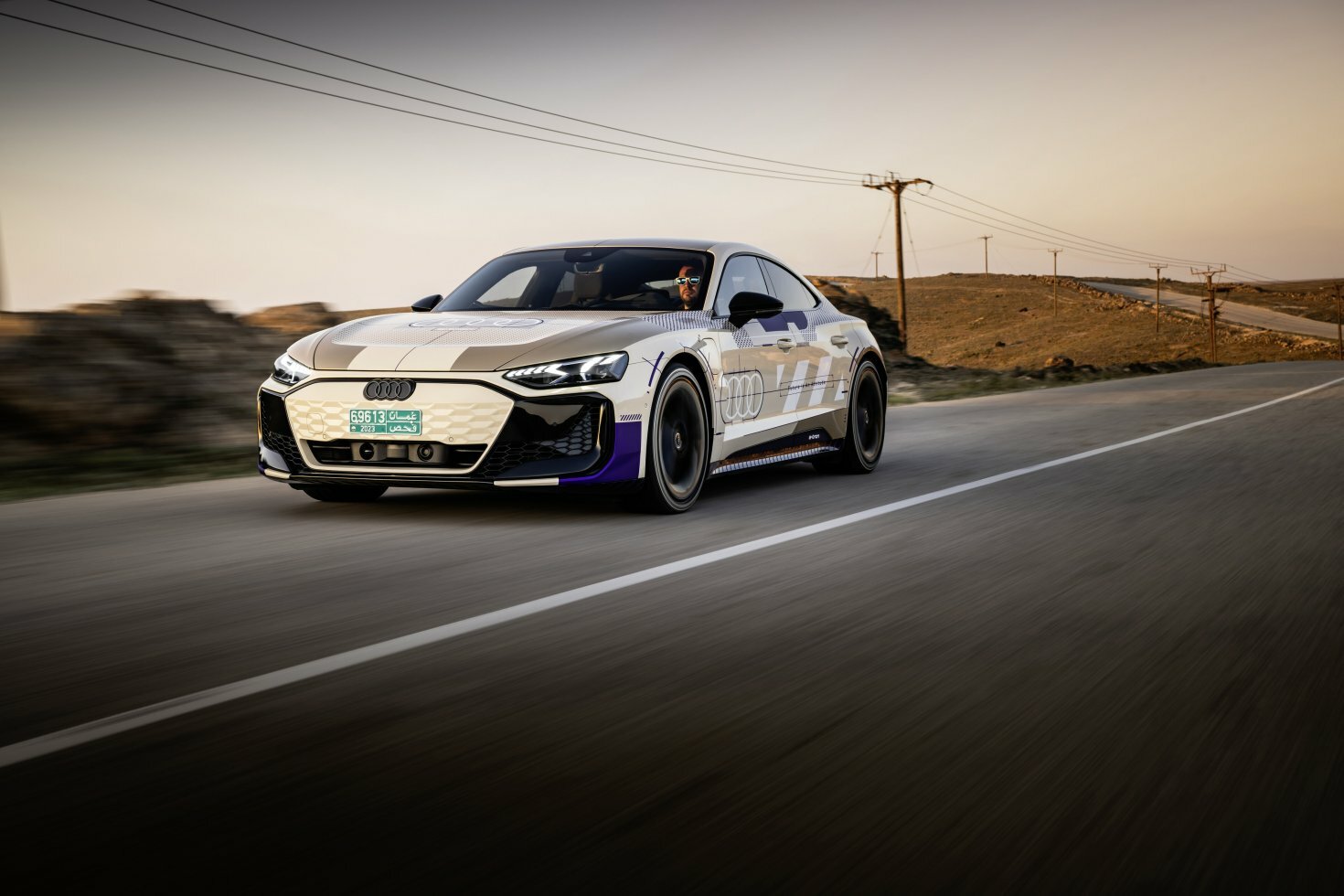 Audi har luftet den faceliftede Audi e-tron GT prototype
