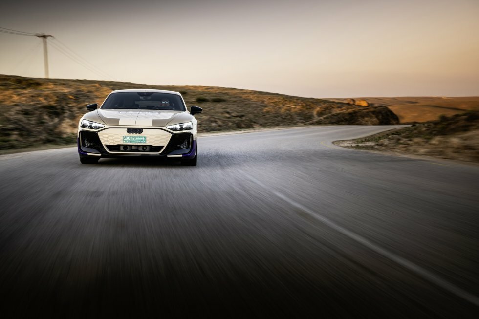 Audi e-tron GT Prototype - Foto: Audi AG - Audi har luftet den faceliftede Audi e-tron GT prototype