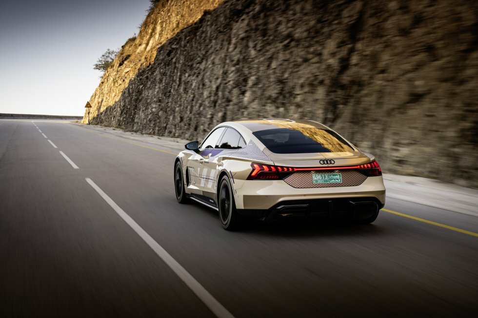 Audi e-tron GT Prototype - Foto: Audi AG - Audi har luftet den faceliftede Audi e-tron GT prototype
