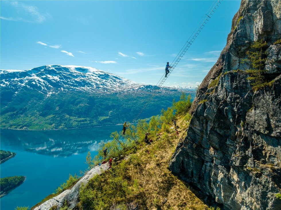Stigull Via Ferrata Loen - Foto: Lars Korvald - Loen slår dørene op til en 40 meter lang stige der lader dig indtage udsigten på spektakulær vis 
