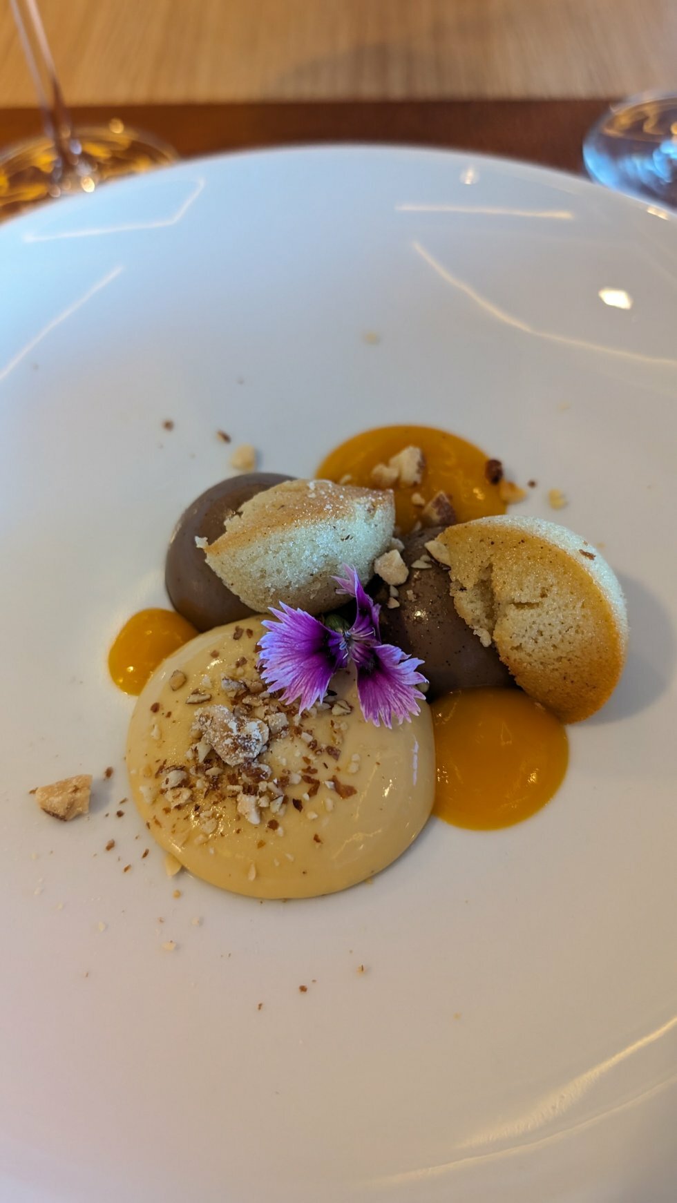 Dessert med brunost, chokolade-terrin og havtorn. - Rejse-reportage: Eventyrligt sejlads med Havila Kystruten
