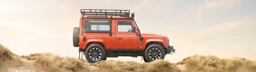 Land Rover Works - Land Rover genopliver Defender-klassikeren - nu med opgraderet V8 og et personligt touch