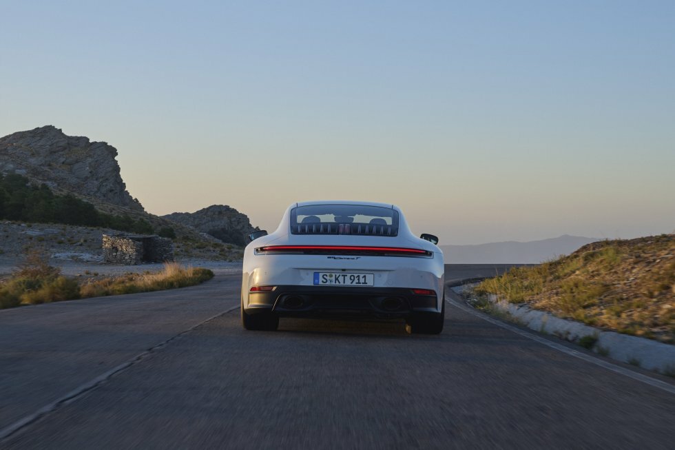 Porsche 911 Carrera T - Porsche afslører den nye 911 Carrera T: En ren køreoplevelse for de ægte entusiaster?