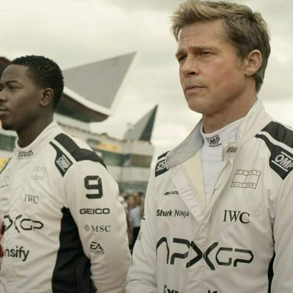 Brad Pitt overrasker tilskuere ved det mexicanske Grand Prix for at filme F1