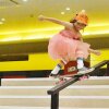 8 YEAR OLD GIRL IS INCREDIBLY TALENTED AT SKATEBOARDING - 8-årige Sky Brown er den yngste pige til at deltage i Vans professionelle skating-konkurrencer nogensinde [Video]