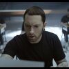 "Walk On Water" (Official Video Teaser) - Eminem teaser musikvideoen til Walk on Water