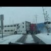 FrontRunner train hits FedEx truck - Vanvittig optagelse af FedEx-lastbil torpederet af tog