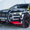 Audi e-tron vs Sky Slope - EXTREME Audi quattro - Se hvad der sker, når en Audi E-Tron kører op af en skiløjpe med 85 graders stigning
