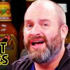 Tom Segura Tears Up While Eating Spicy Wings | Hot Ones - Tom Segura tager Hot Ones udfordringen