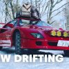 Drifting a Ferrari F40 in Snow Up To Base Camp (4k!) - Ferrari F40 drifter den op ad japanske skibakker