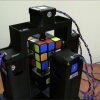 World's Fastest Rubik's Cube Solving Robot - Now Official Record is 0.900 Seconds - Der er nu en robot der kan løse en Rubik's Cube på 1.1 sekund. 