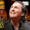 Matthew McConaughey Grunts it Out While Eating Spicy Wings | Hot Ones - Matthew McConaughey kæmper sig igennem Hot Ones Corona-special